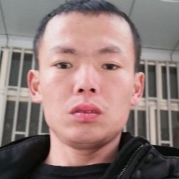 甜甜回眸水杯的照片
