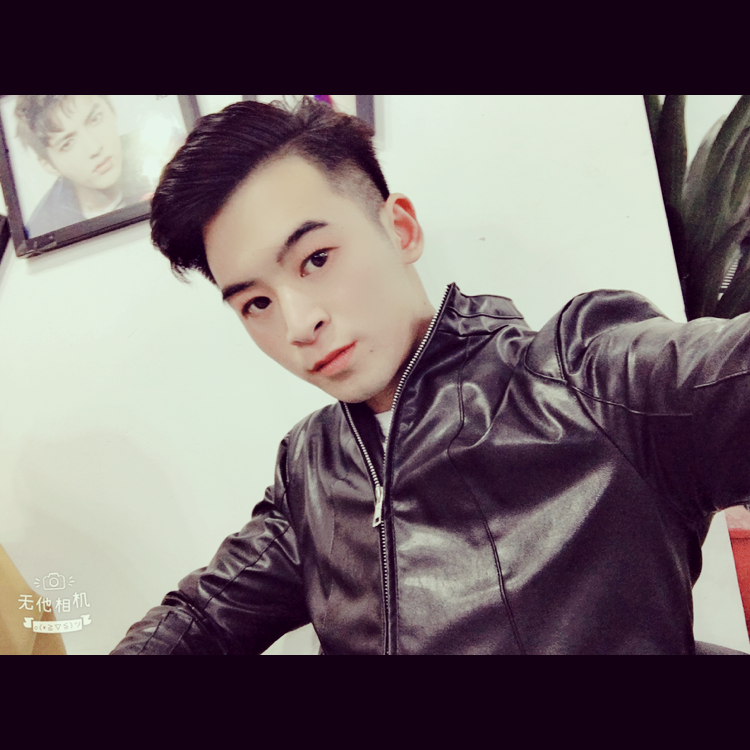 精明闻小伙的照片