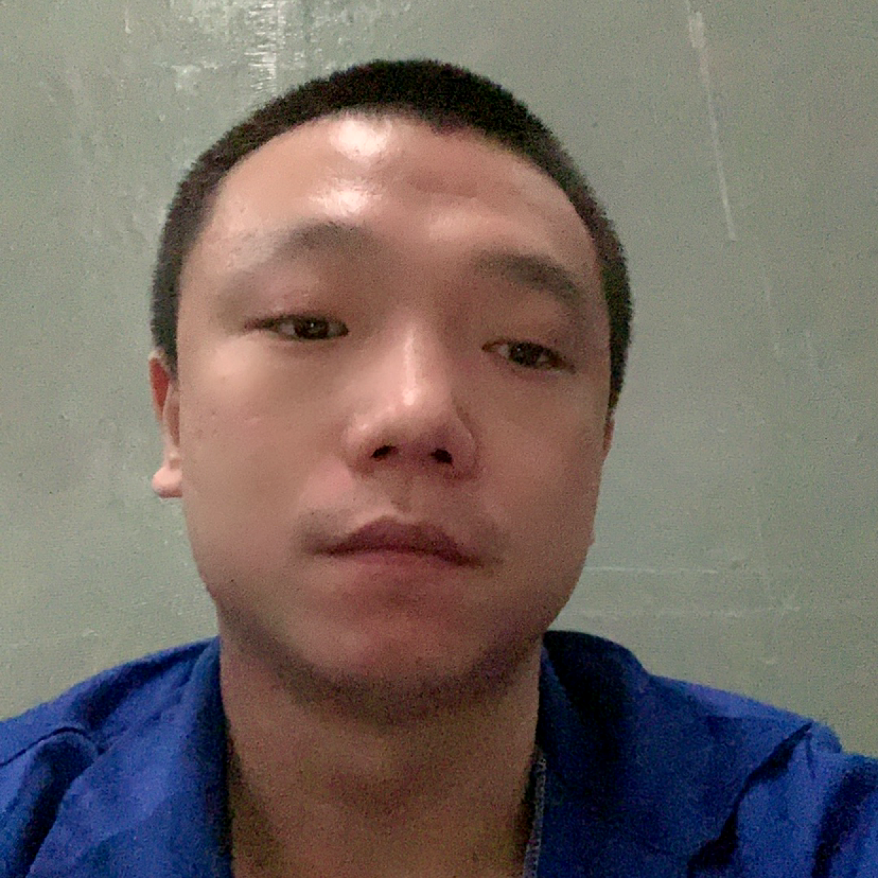 黯然蹙眉跳跳糖的照片