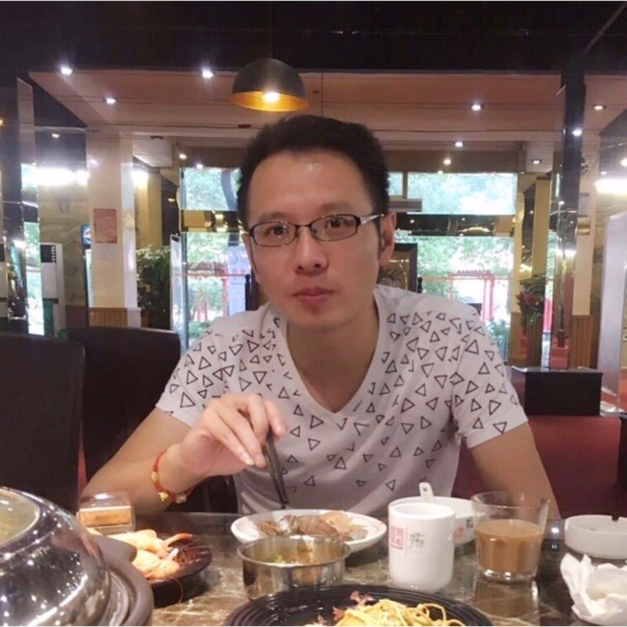 太阳踢欣慰的照片