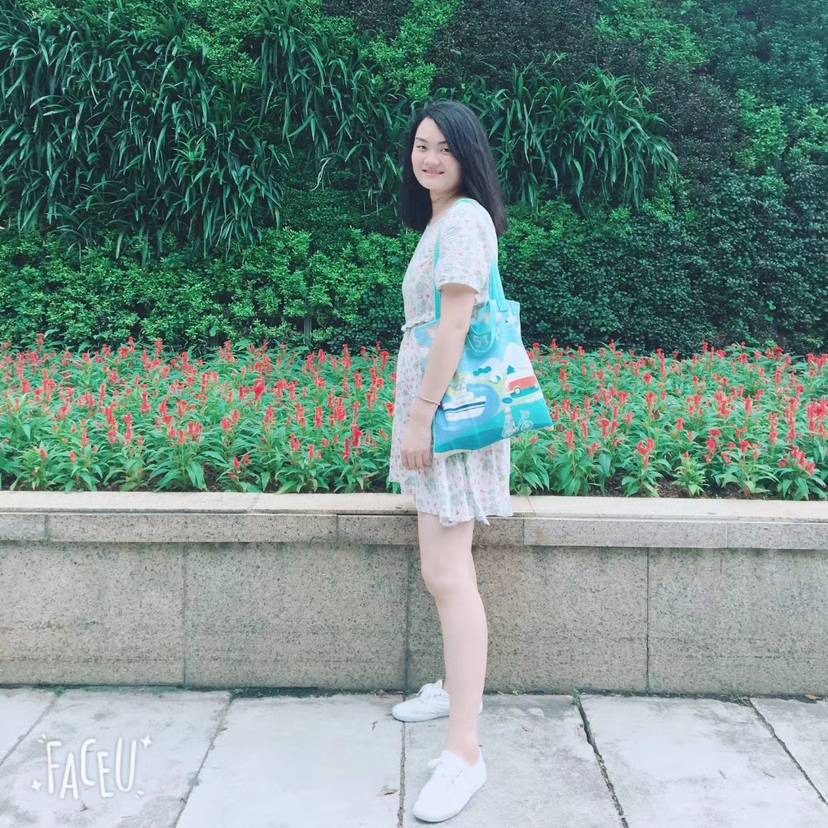黄雯的照片