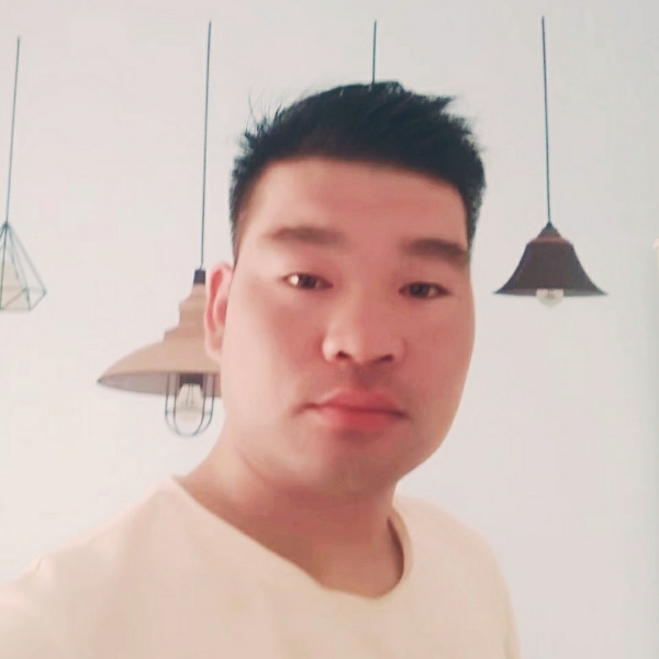 音响深拥独寂的照片