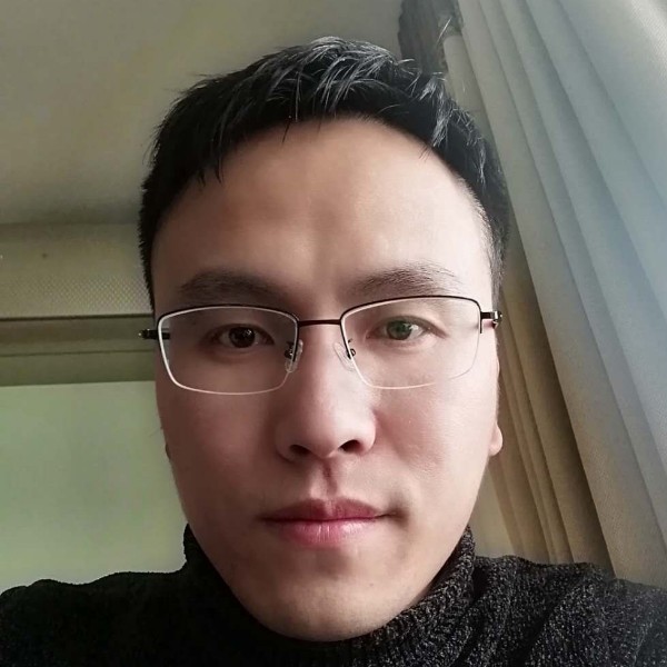 义气深拥的照片