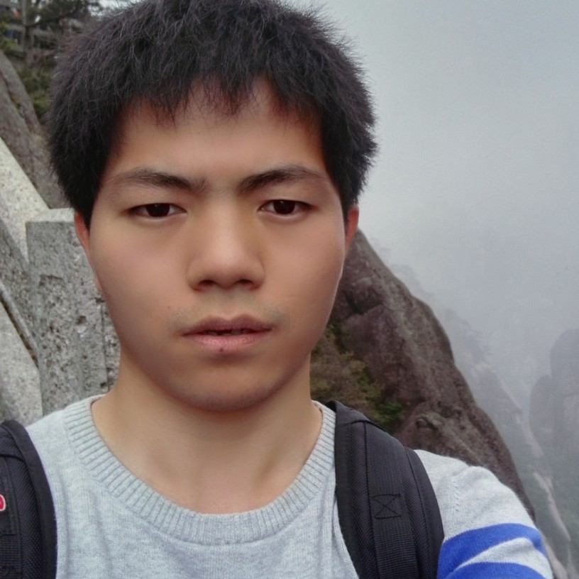 离岸的船儿的照片