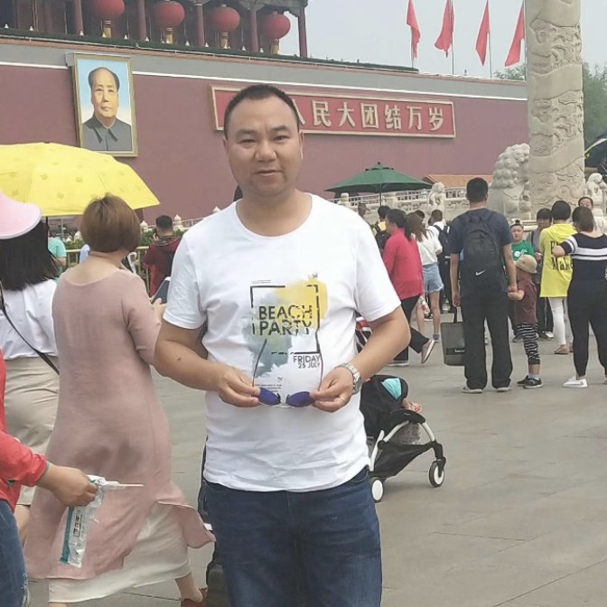 黎广的照片