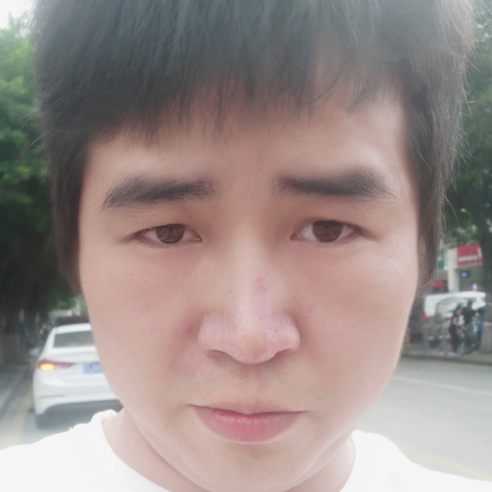 感动浅吻香烟的照片