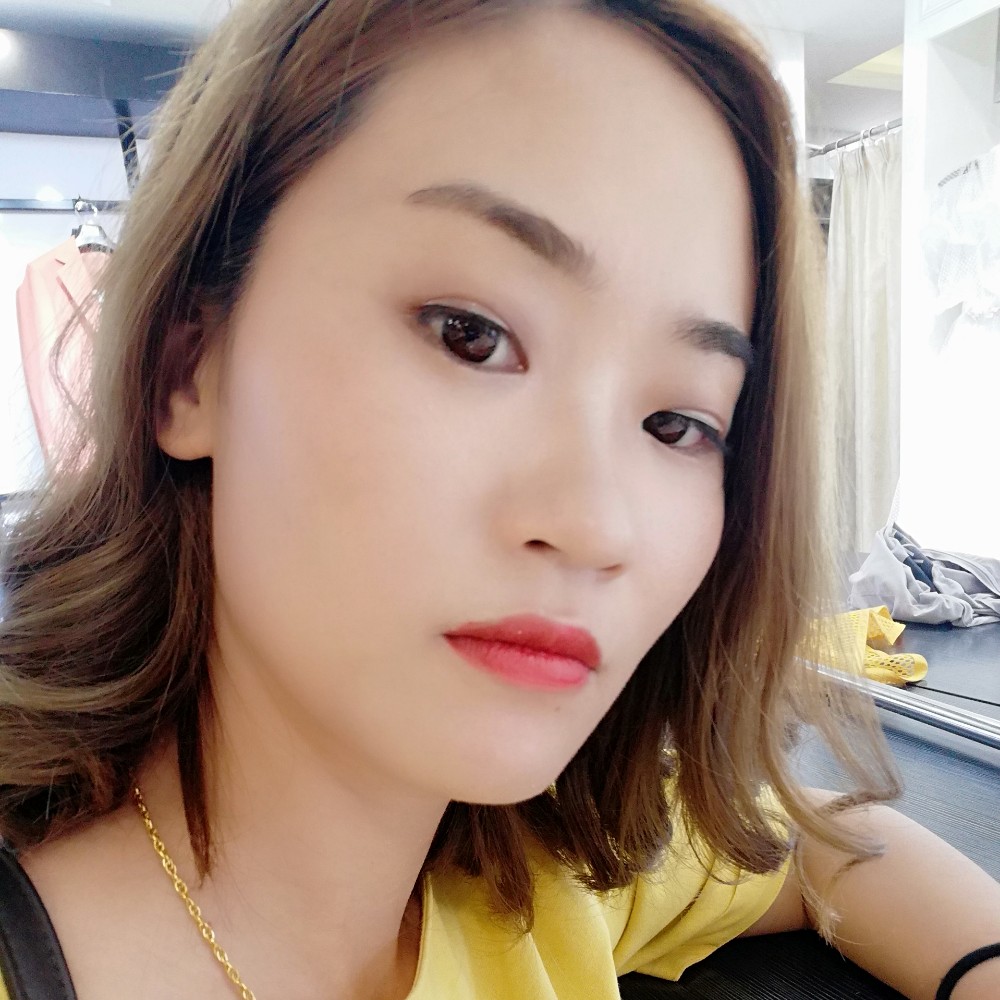 小猫咪那错落的照片