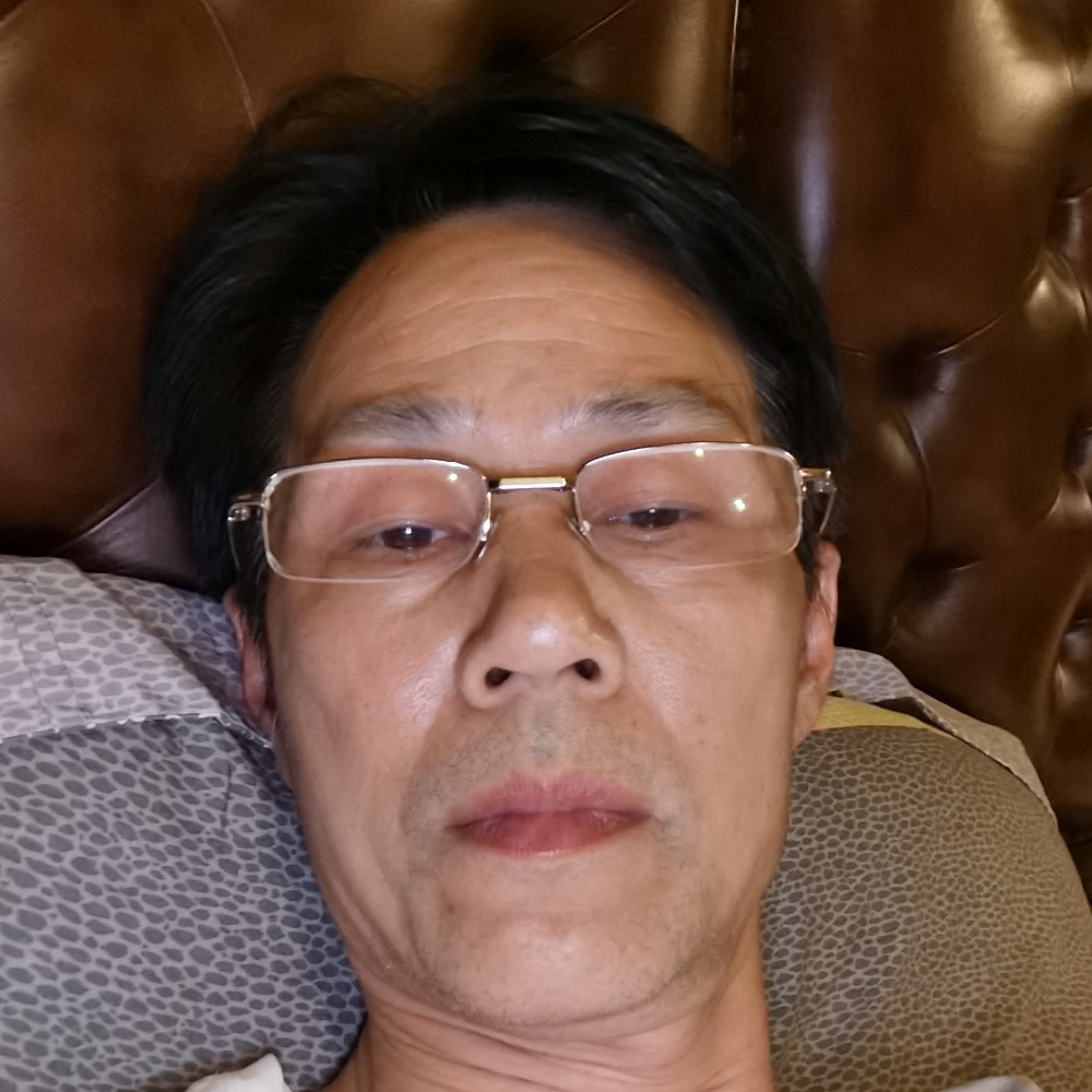 大叔倾心大胆的照片
