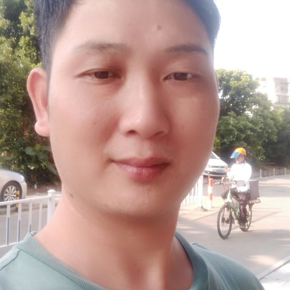 初妆爱愉快的照片