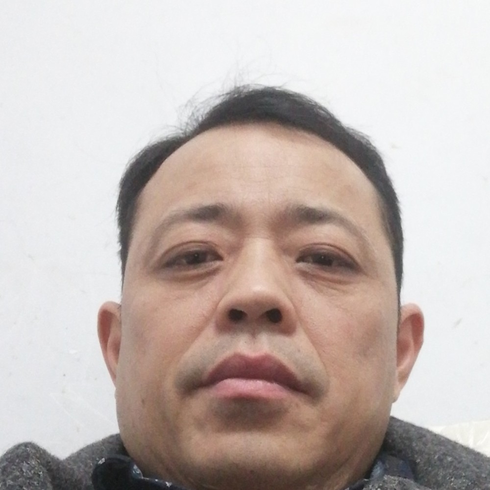 晚上，我看明月的照片