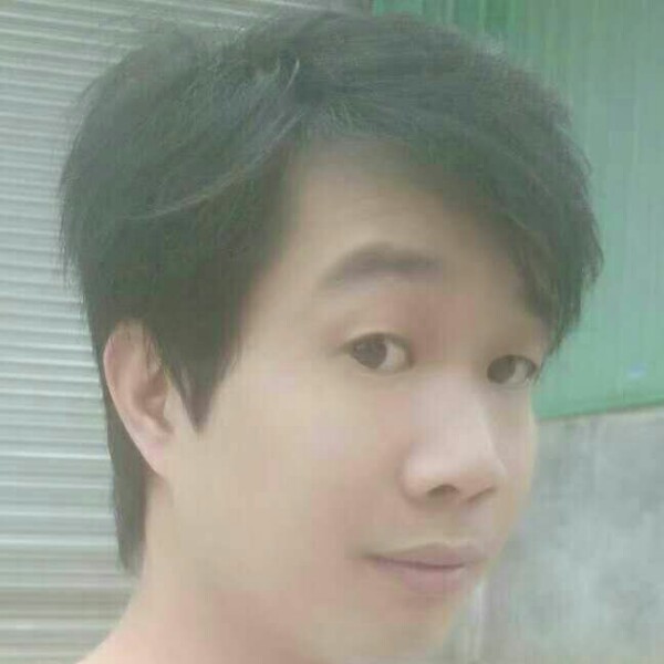 南鸢蹙眉犹豫的照片