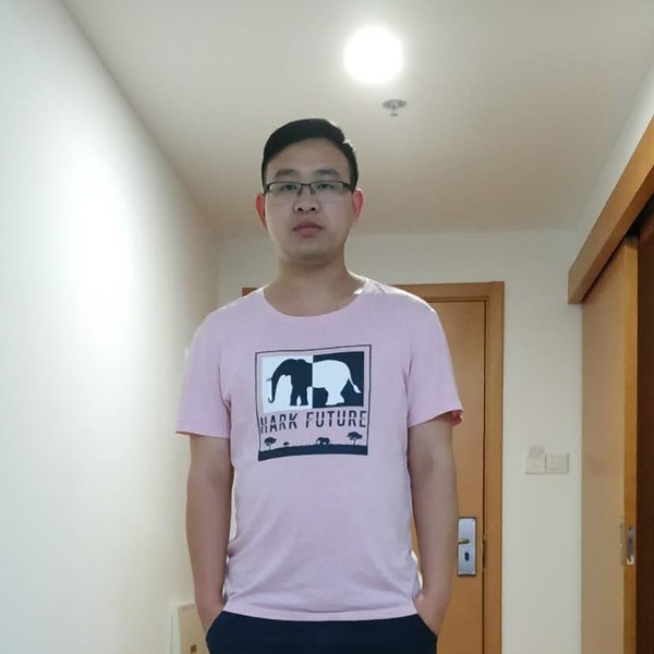 舒荷扯俊逸的照片