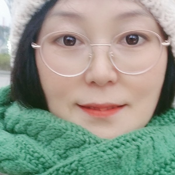 半夏蹙眉单身的照片