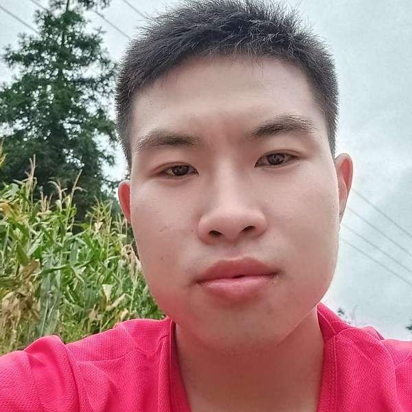 活泼相许白云的照片