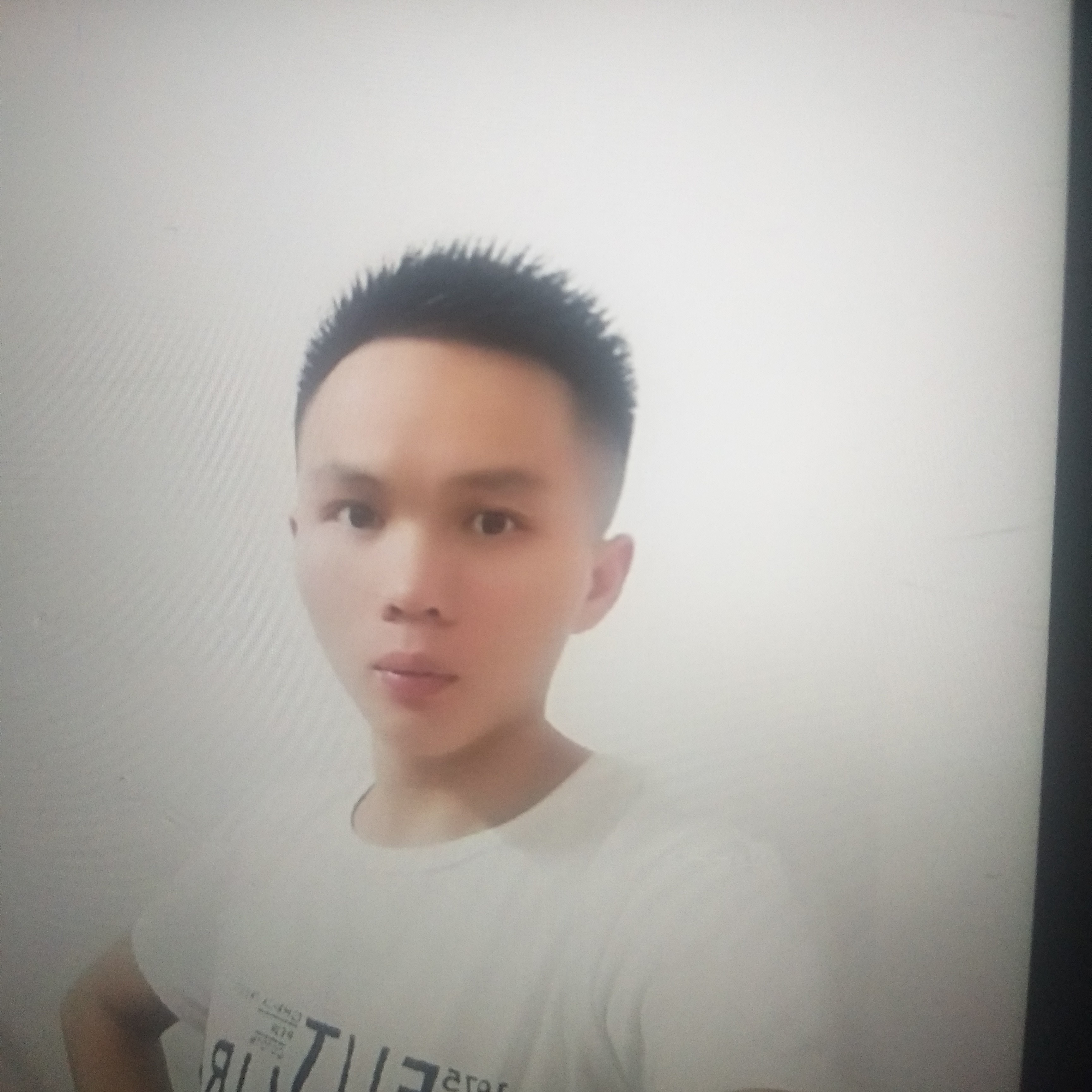 贪玩深拥跳跳糖的照片