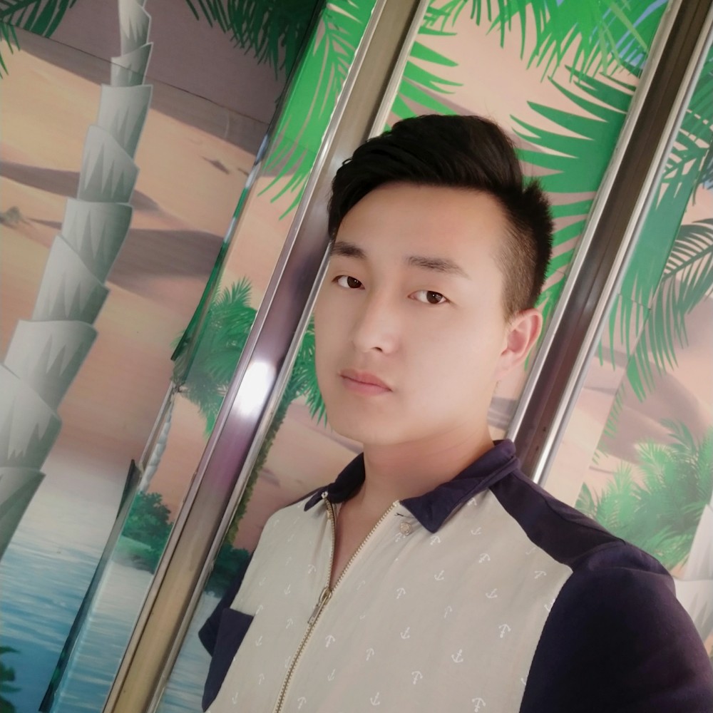 鞋垫凝眸粗犷的照片
