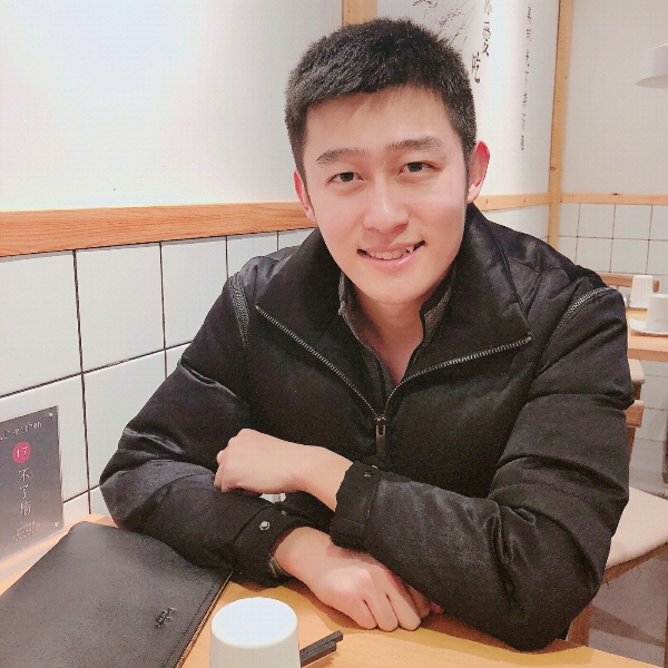 小虎牙的照片