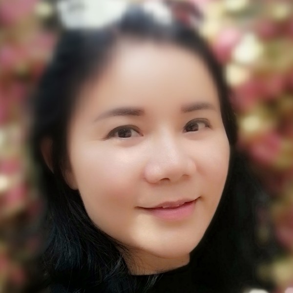 鸵鸟舒服的照片
