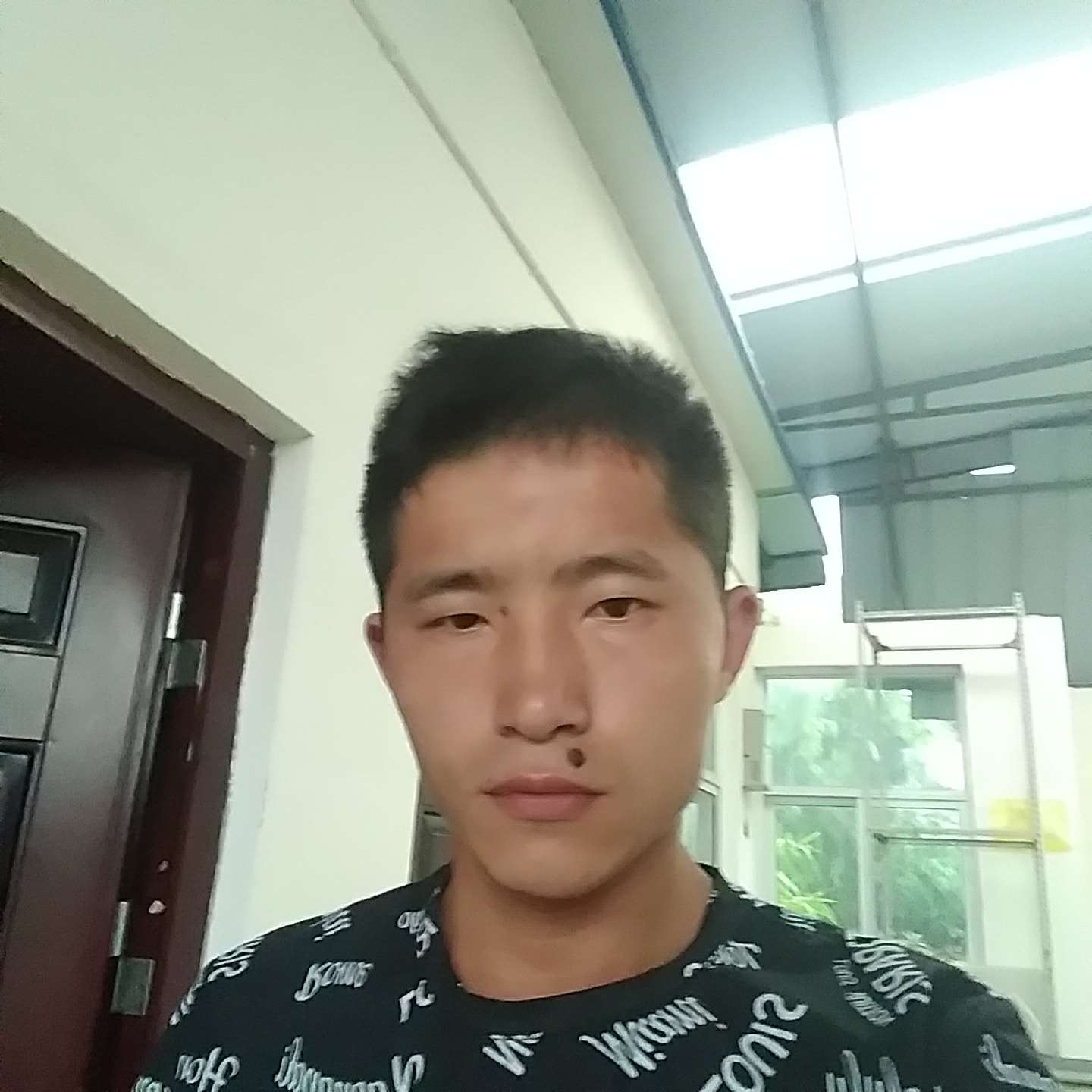 复杂挽手鲜花的照片