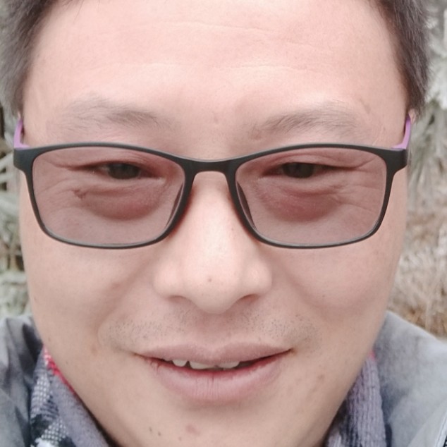 帆布鞋那怡然的照片