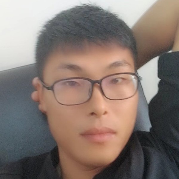 王潍的照片