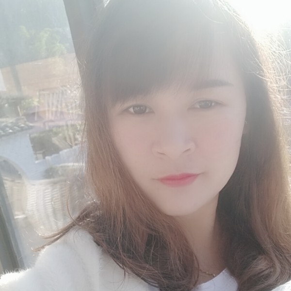 如梦邂逅爱听歌的照片