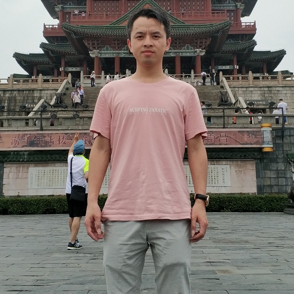 小巧巨人的照片