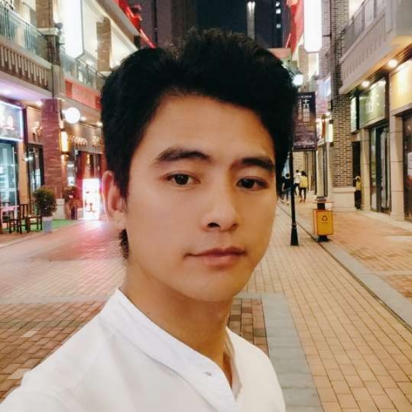 朴实帅哥的照片