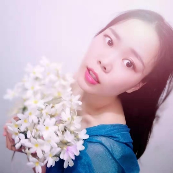 琉璃明亮的照片