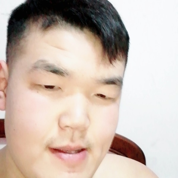 杨同的照片