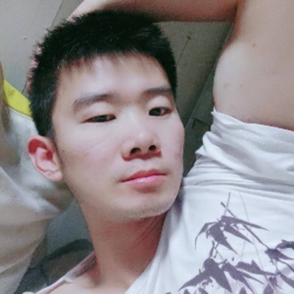 聋人爱猫猫的照片