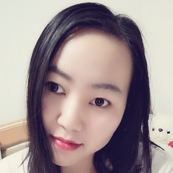 Ada啄木鸟的照片