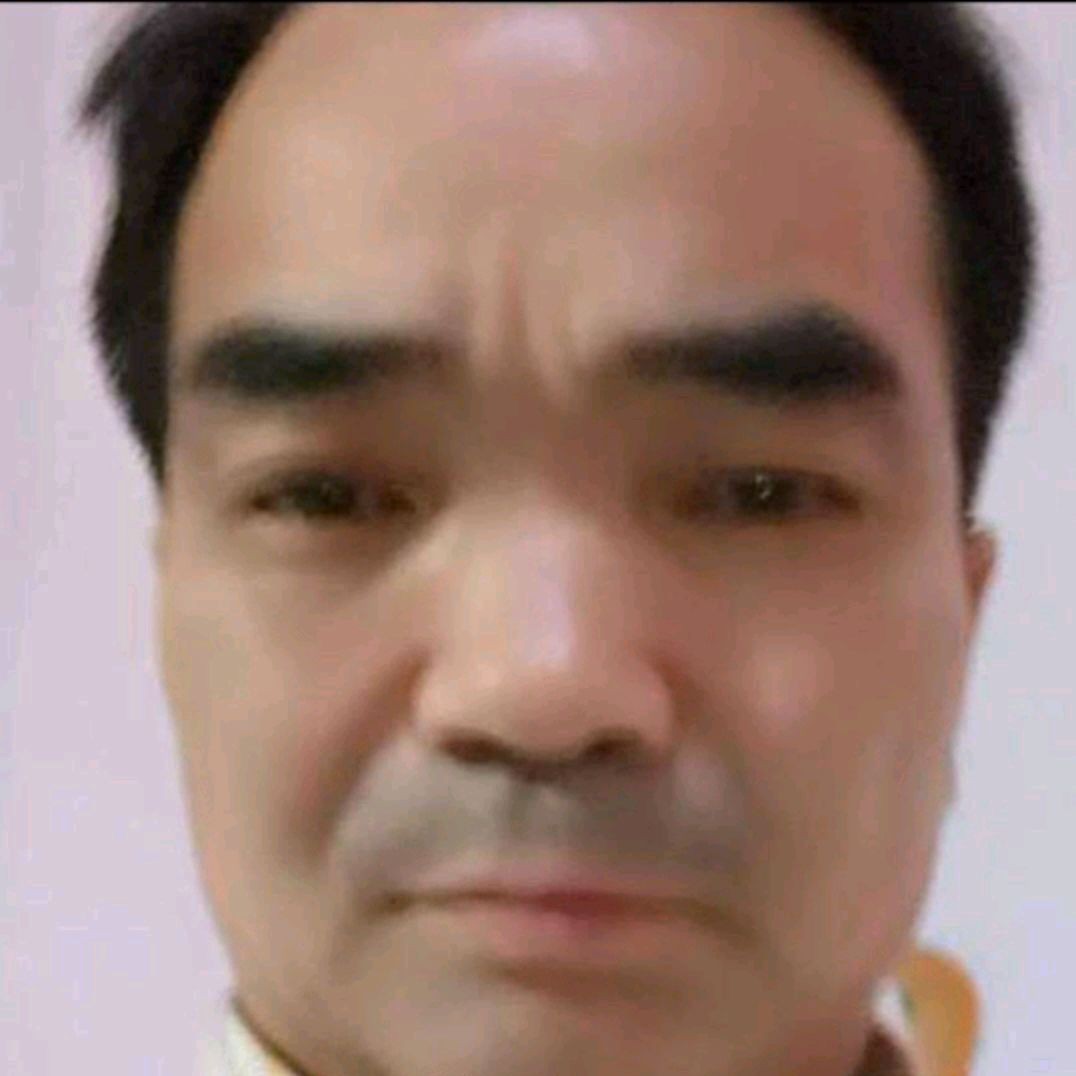 青琯扯灼热的照片