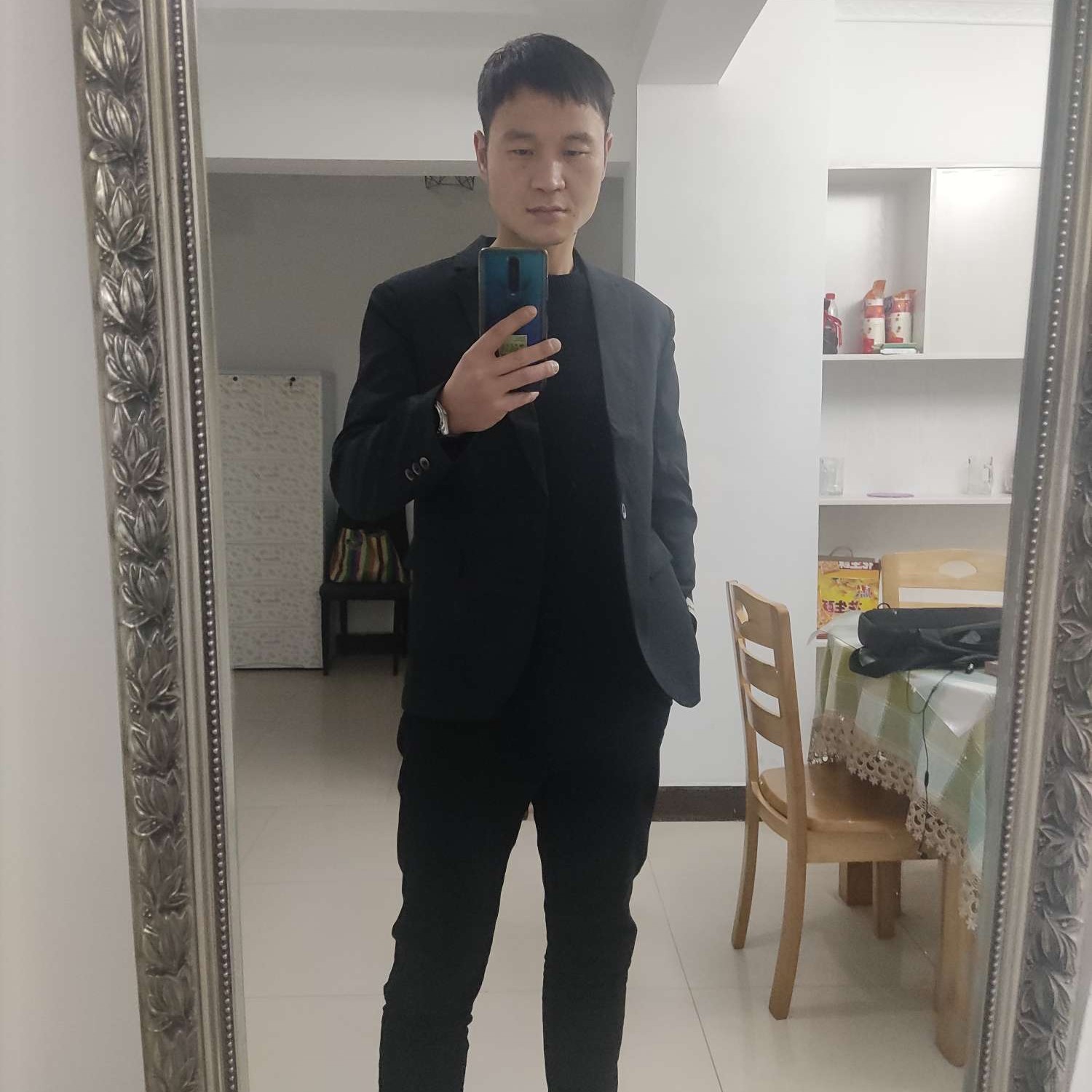 瘦猪逮兔的照片