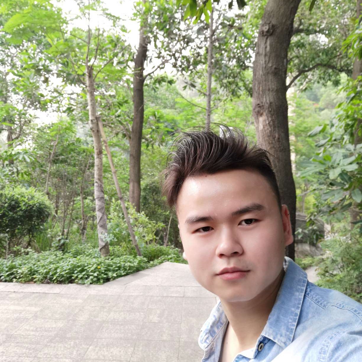 戴志强的照片