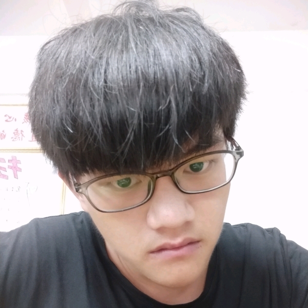 大门挽手翩飞的照片