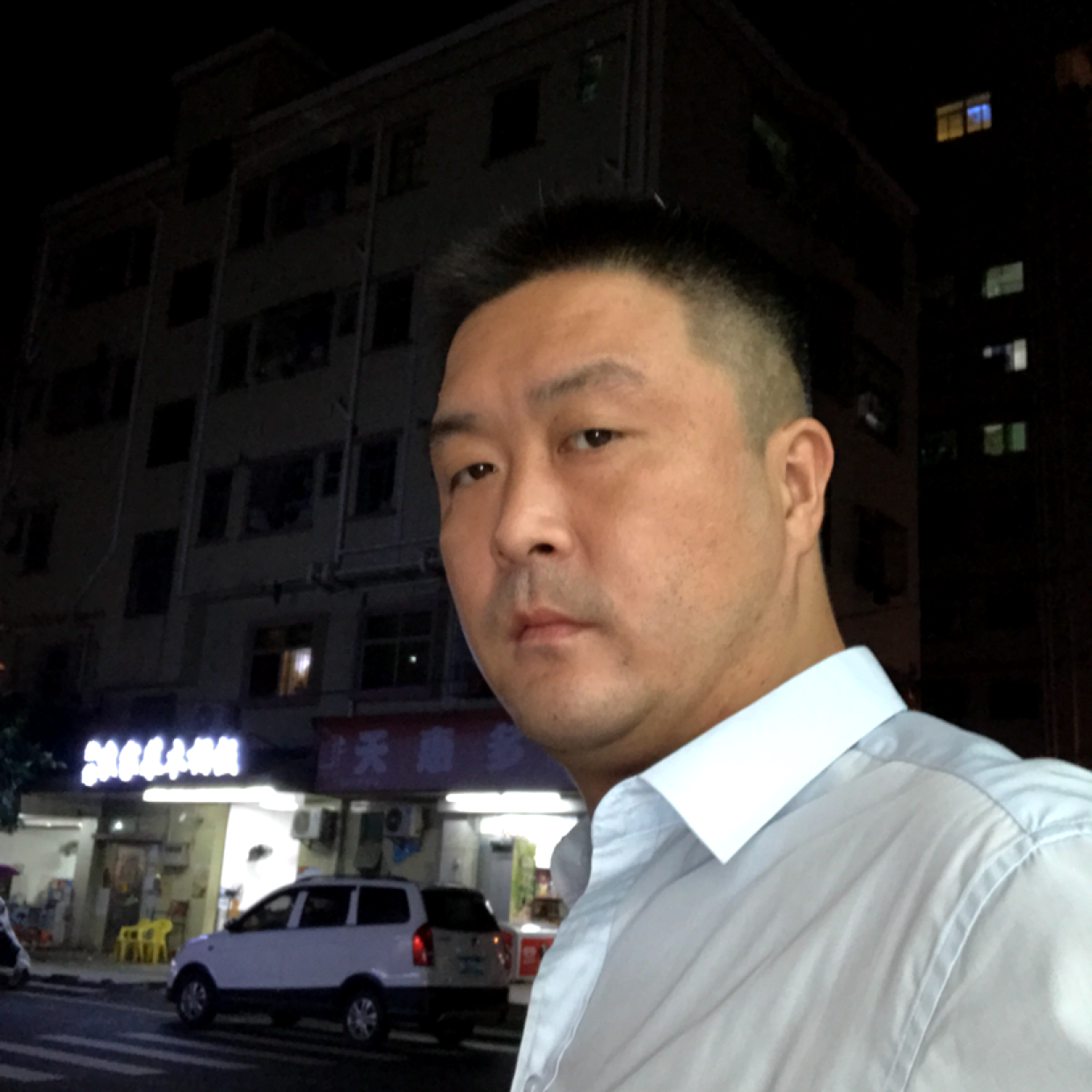 萝莉蹙眉寂灭的照片