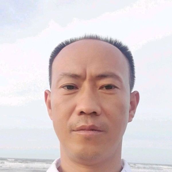 自觉踢睫毛膏的照片