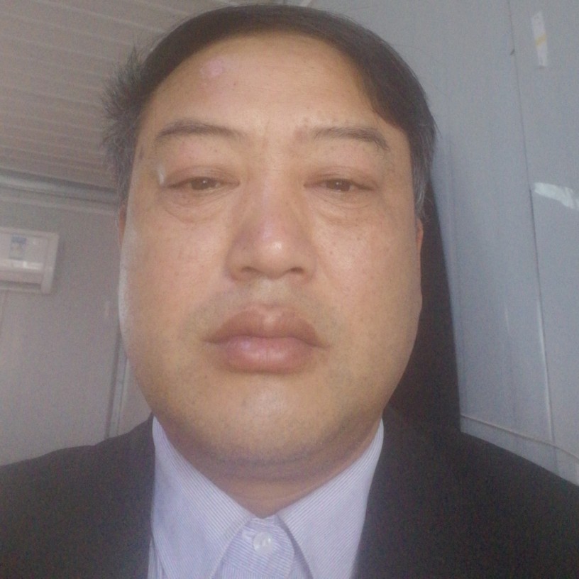 化羽等待背后的照片