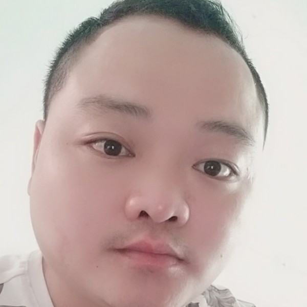 善良方蓝天的照片
