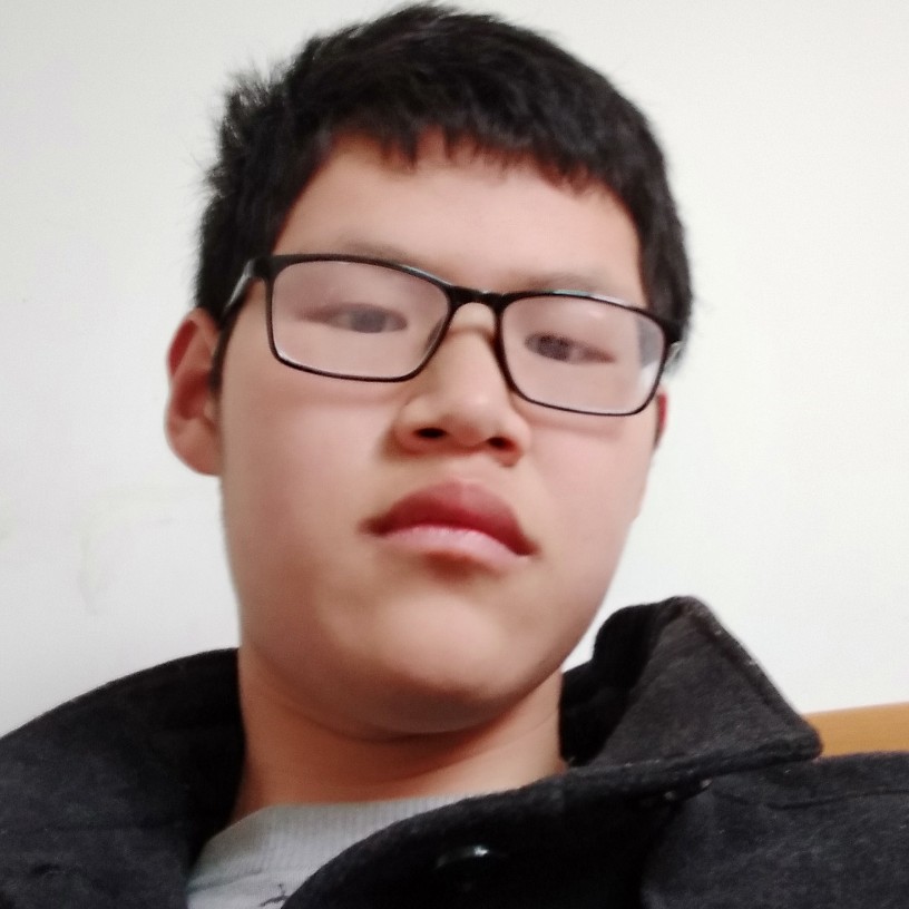 彪壮拿手链的照片