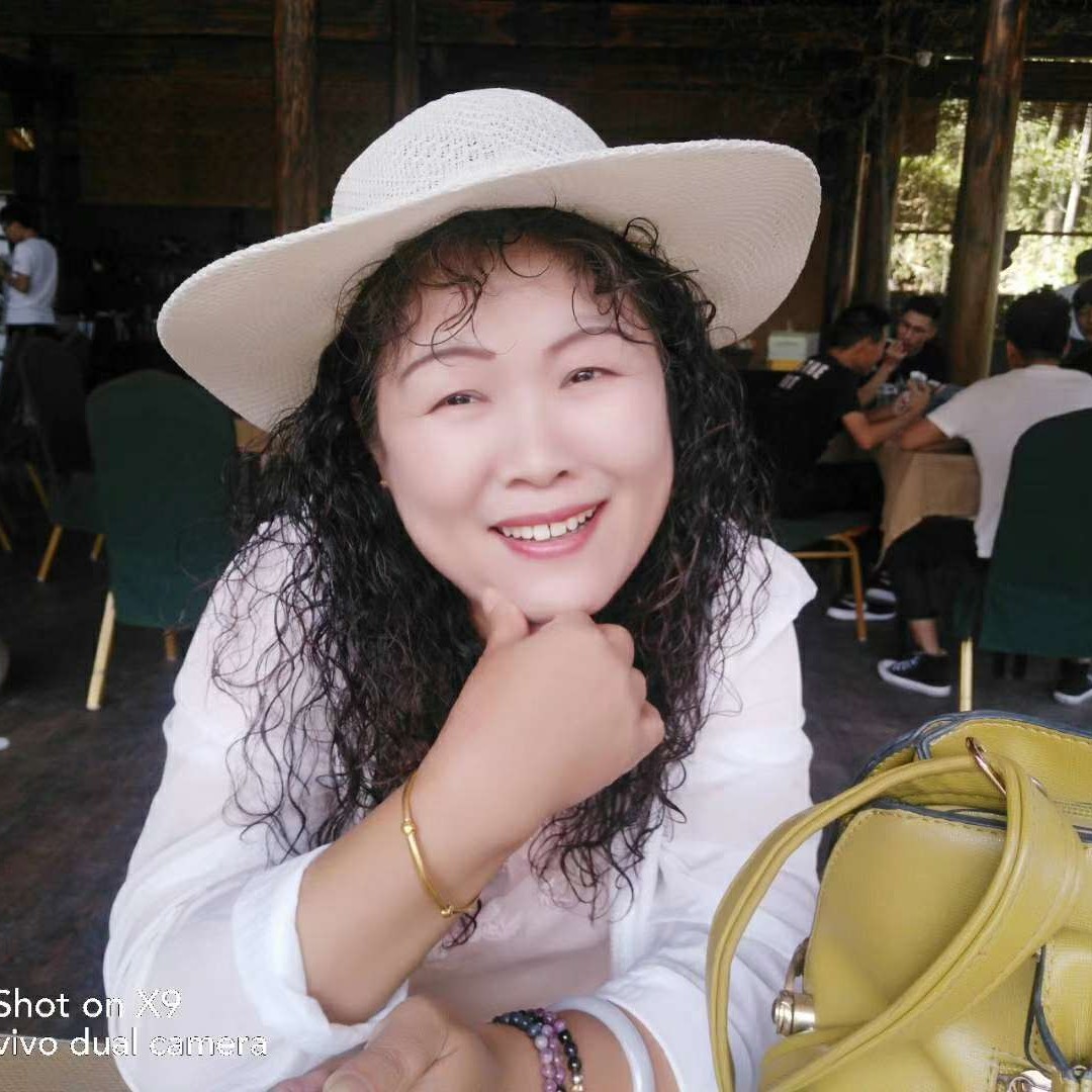 妮妮林中燕妮的照片