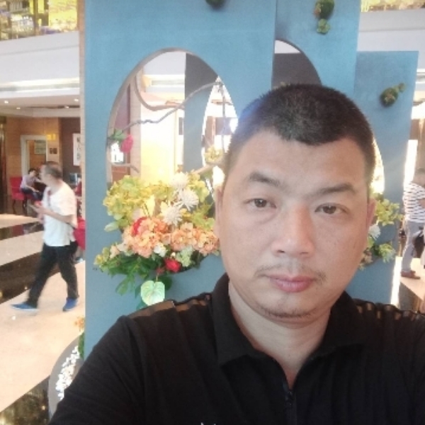 卫强的照片