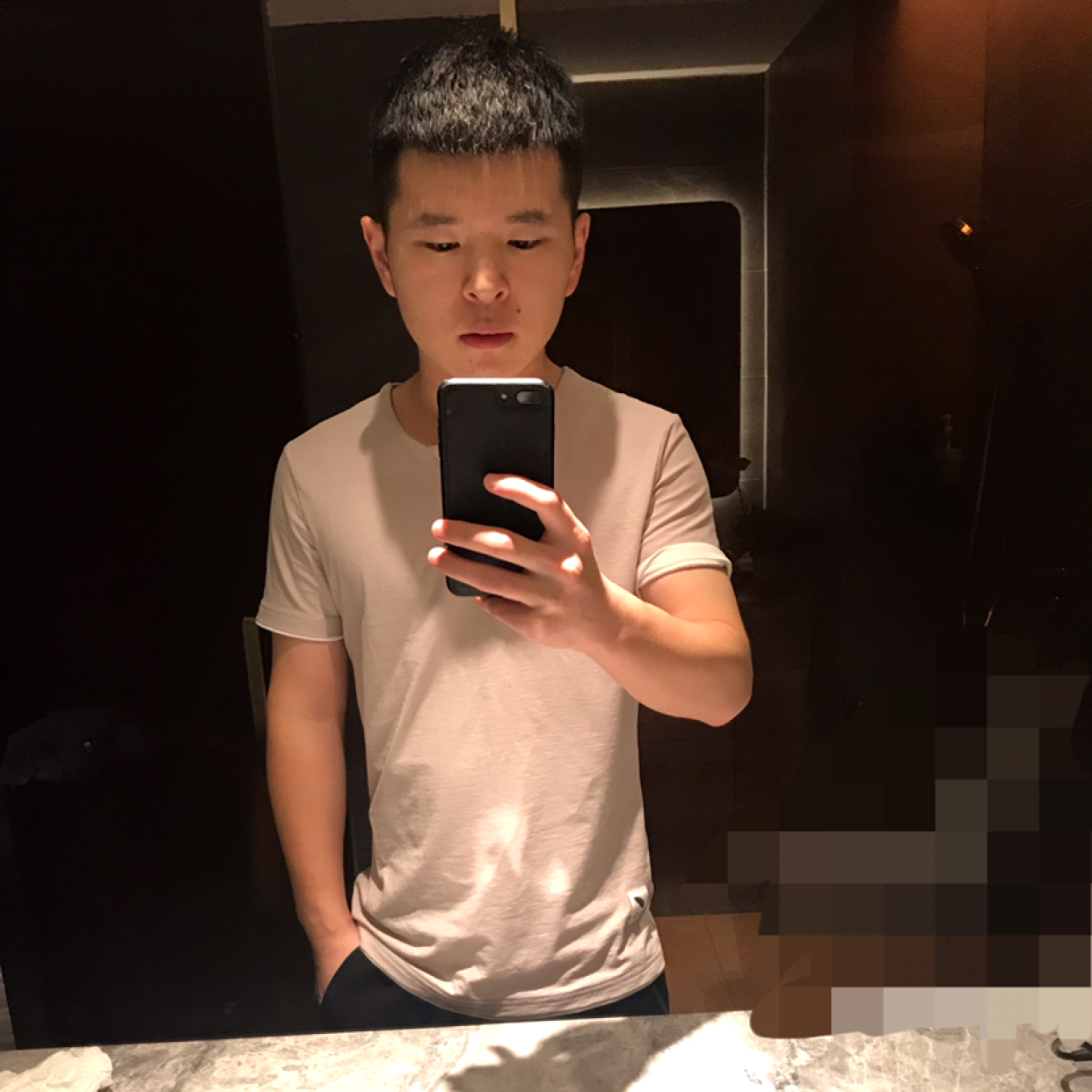 耍酷泪了眼睛的照片