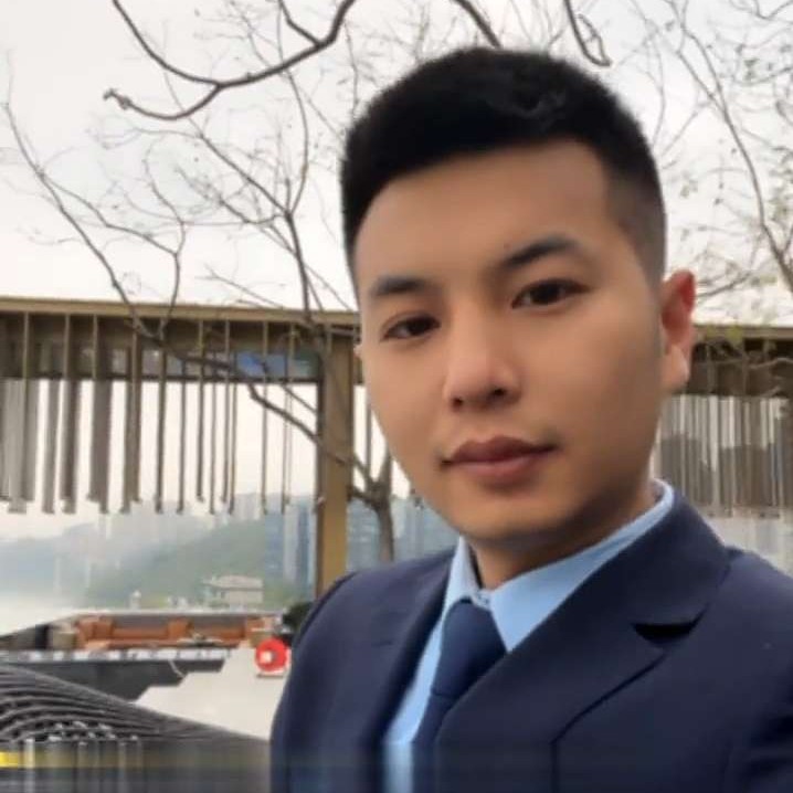 项链黯然的照片