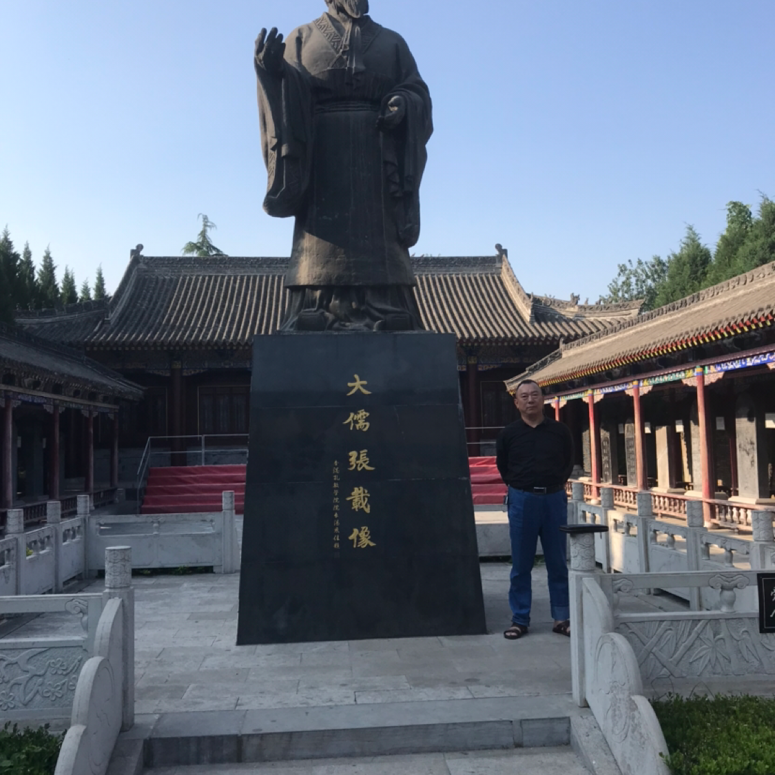 龟蛇锁大江的照片