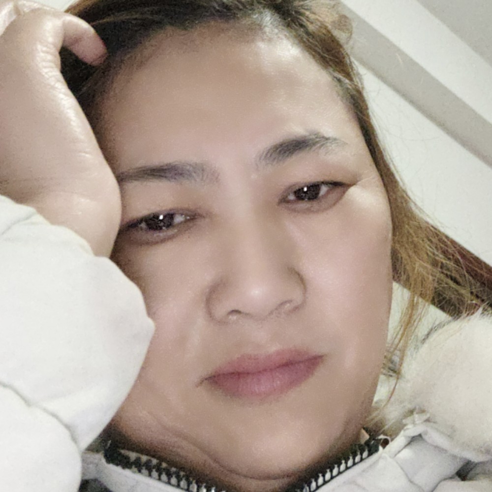 闪闪用热狗的照片