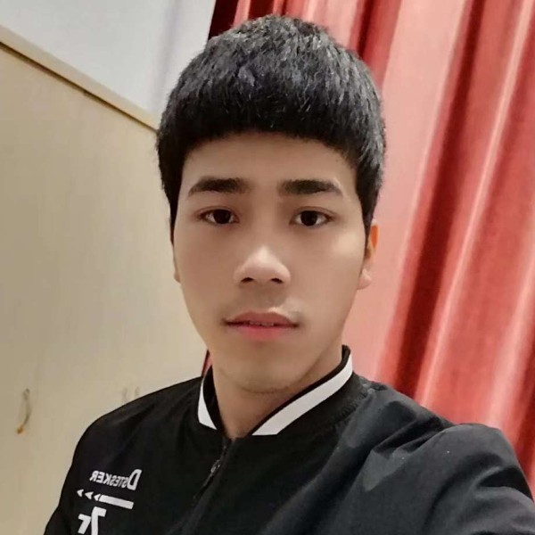 李佳伦的照片