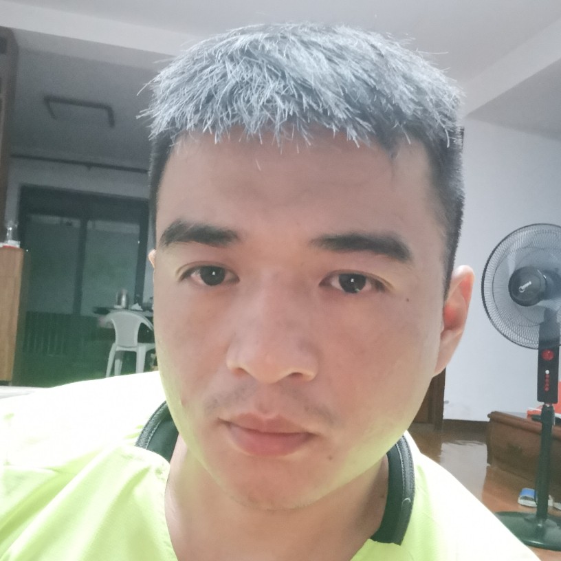 白云飞飞飞的照片