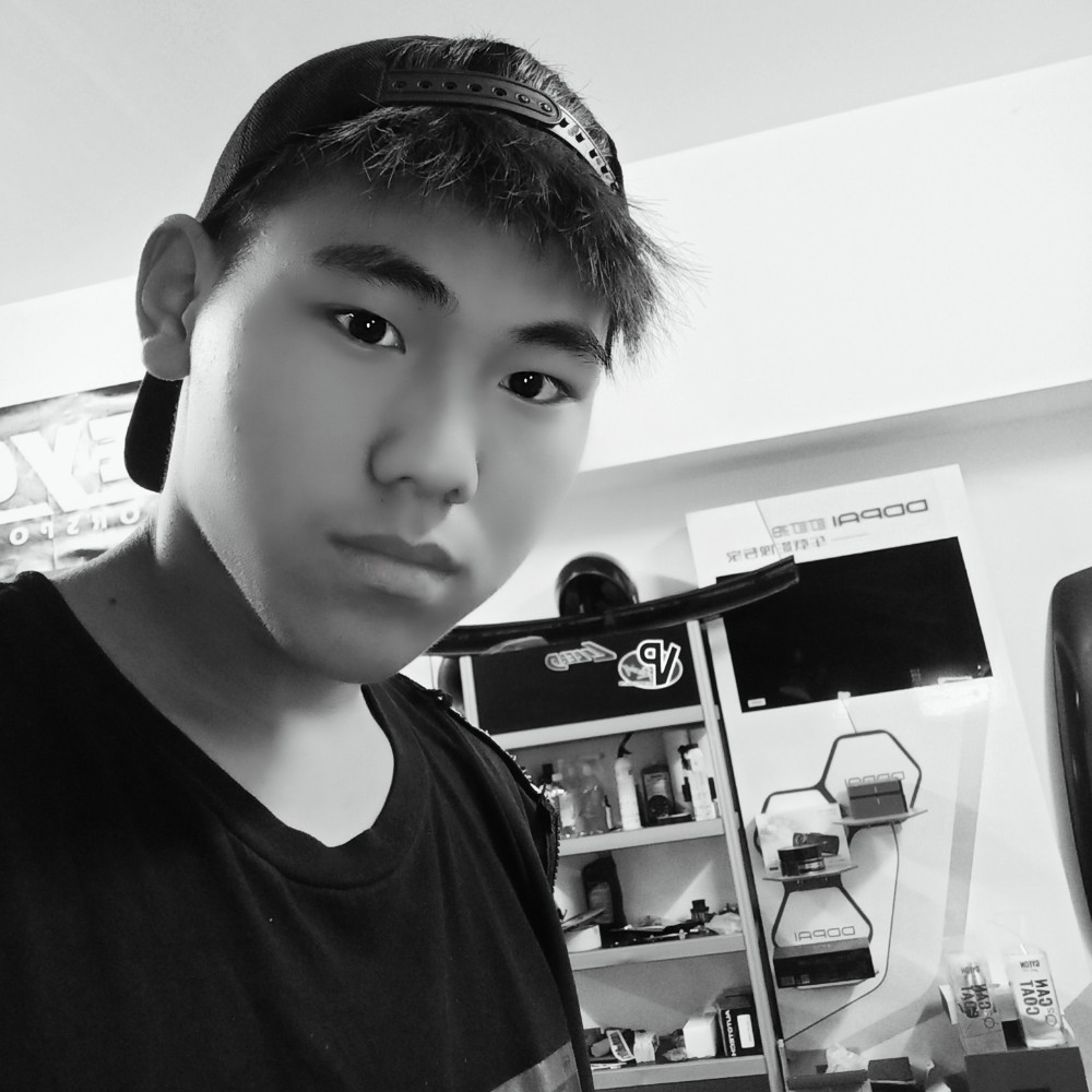 同顷的照片